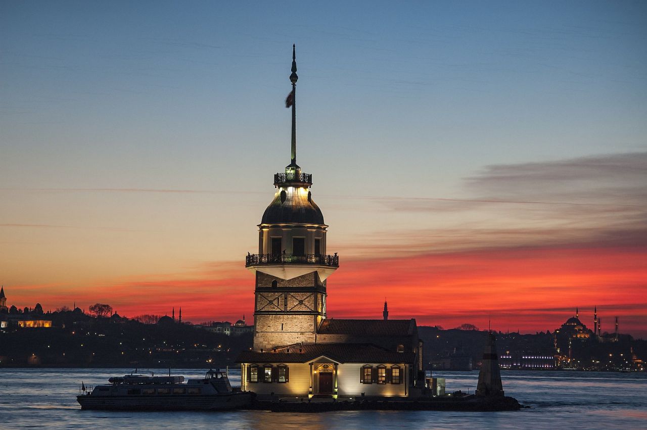 Sunset over the Bosphorus near the Maiden's Tower